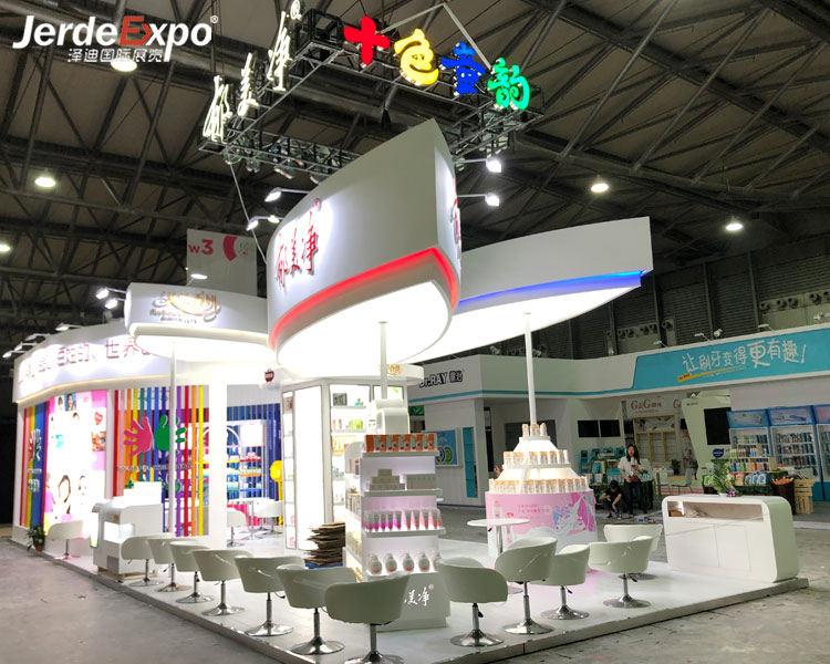 對(duì)于中小型展商什么樣的材質(zhì)比較適合展位建設(shè)?